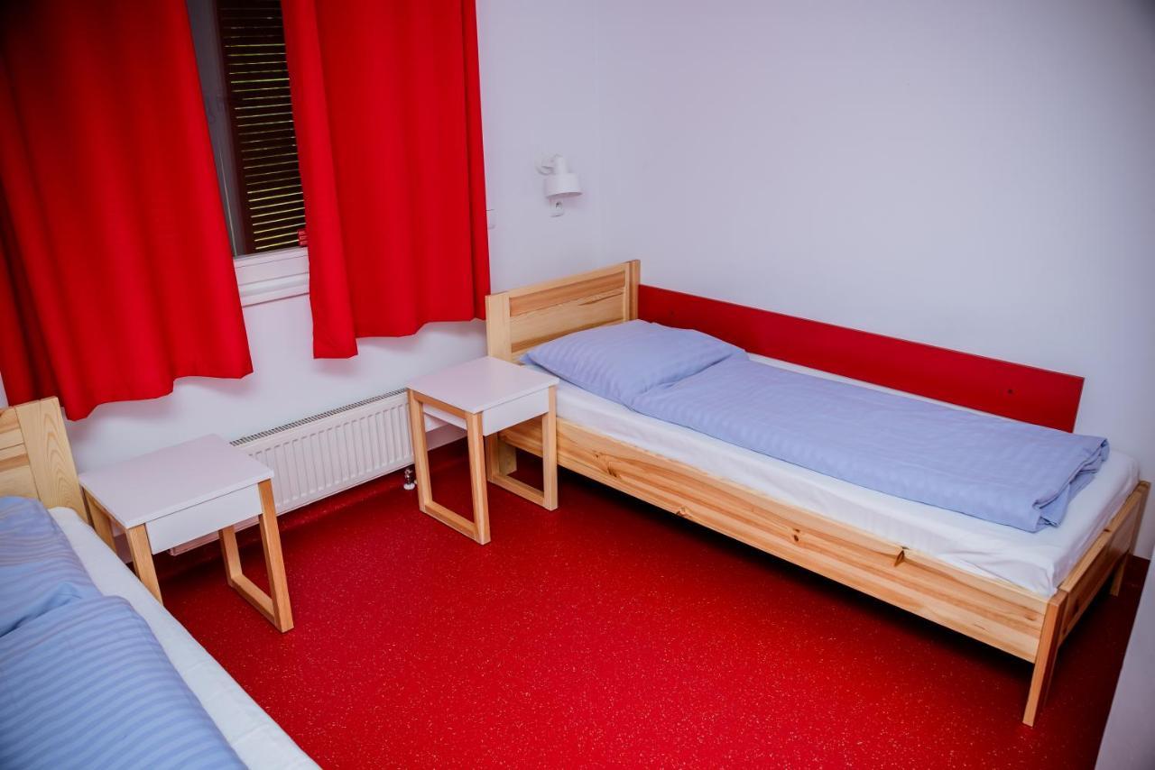 Miedzynarodowy Dom Spotkan Mlodziezy W Oswiecimiu Exterior foto