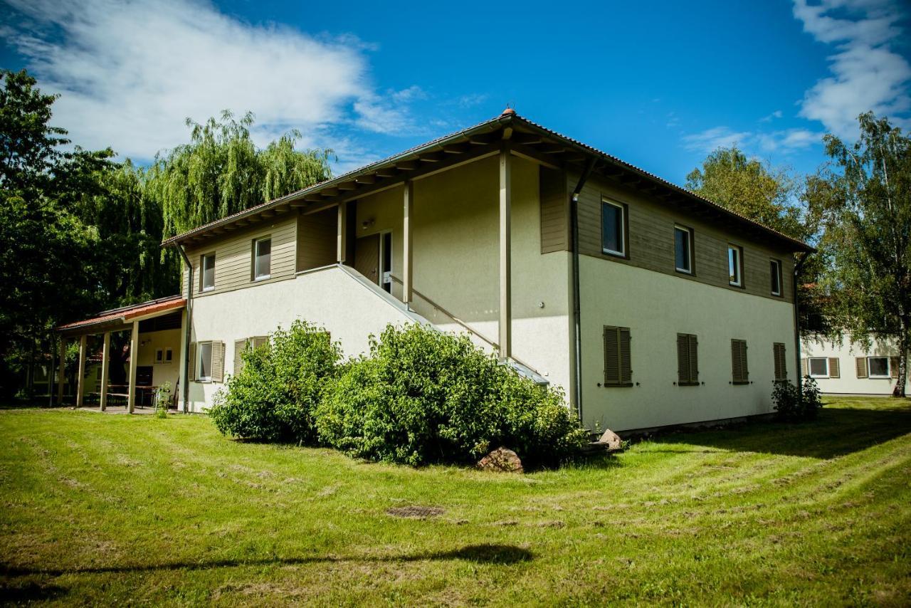Miedzynarodowy Dom Spotkan Mlodziezy W Oswiecimiu Exterior foto