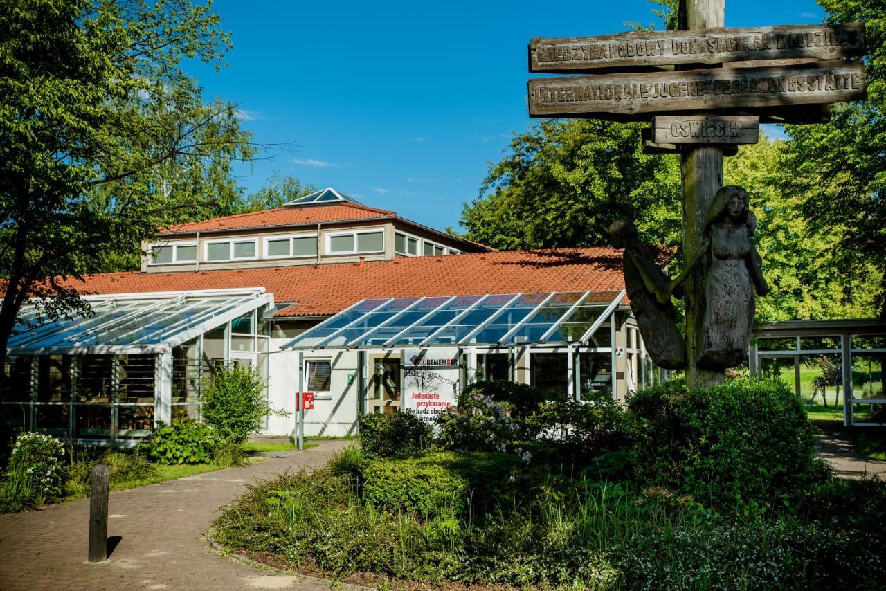 Miedzynarodowy Dom Spotkan Mlodziezy W Oswiecimiu Exterior foto